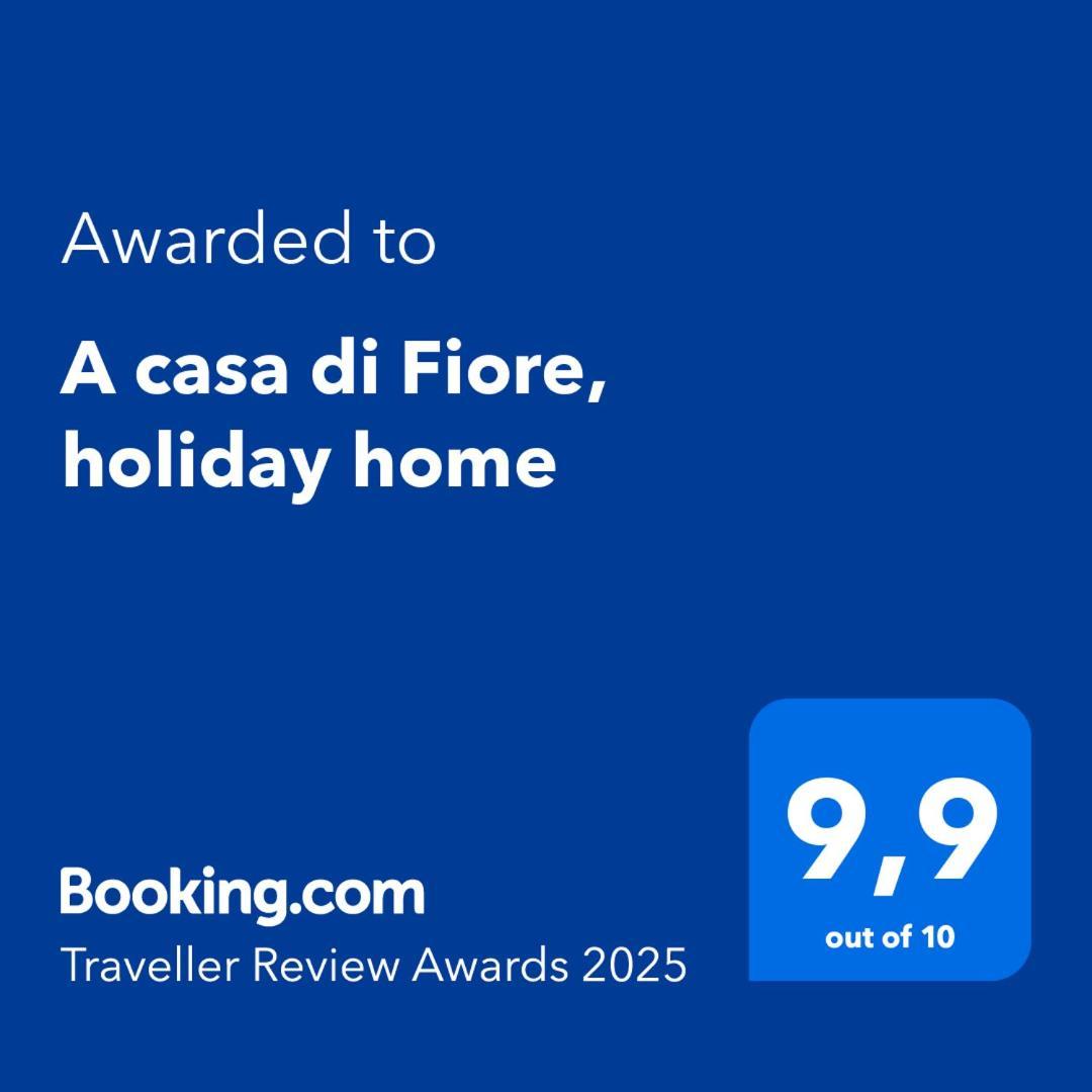 A Casa Di Fiore, Holiday Home Giovinazzo Bagian luar foto